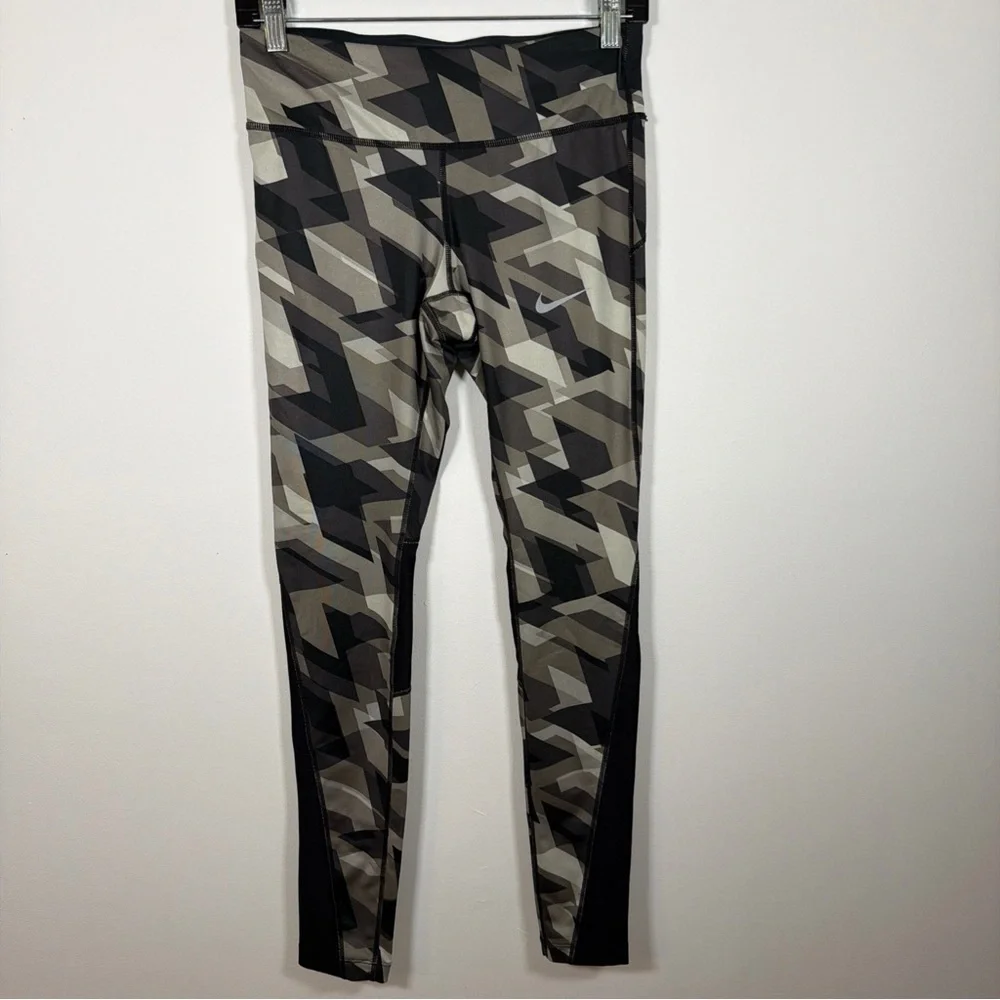Nike dynamic leggings